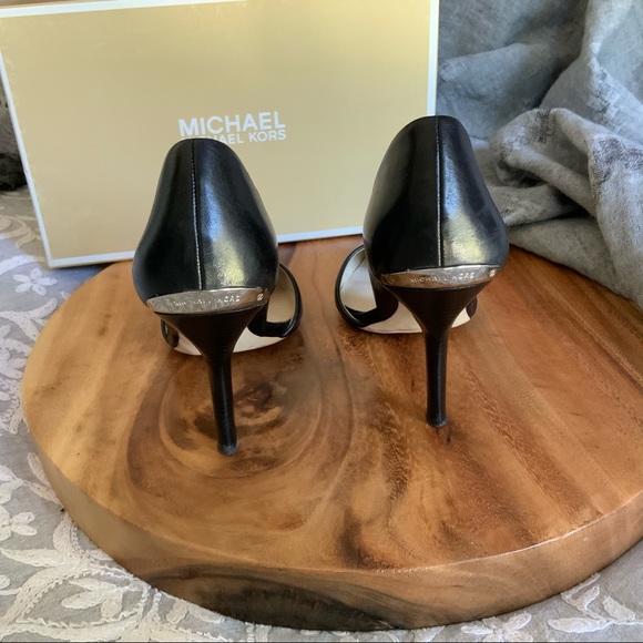 Michael Kors Women's Black Leather 4inch Heels - Picture 7 of 8